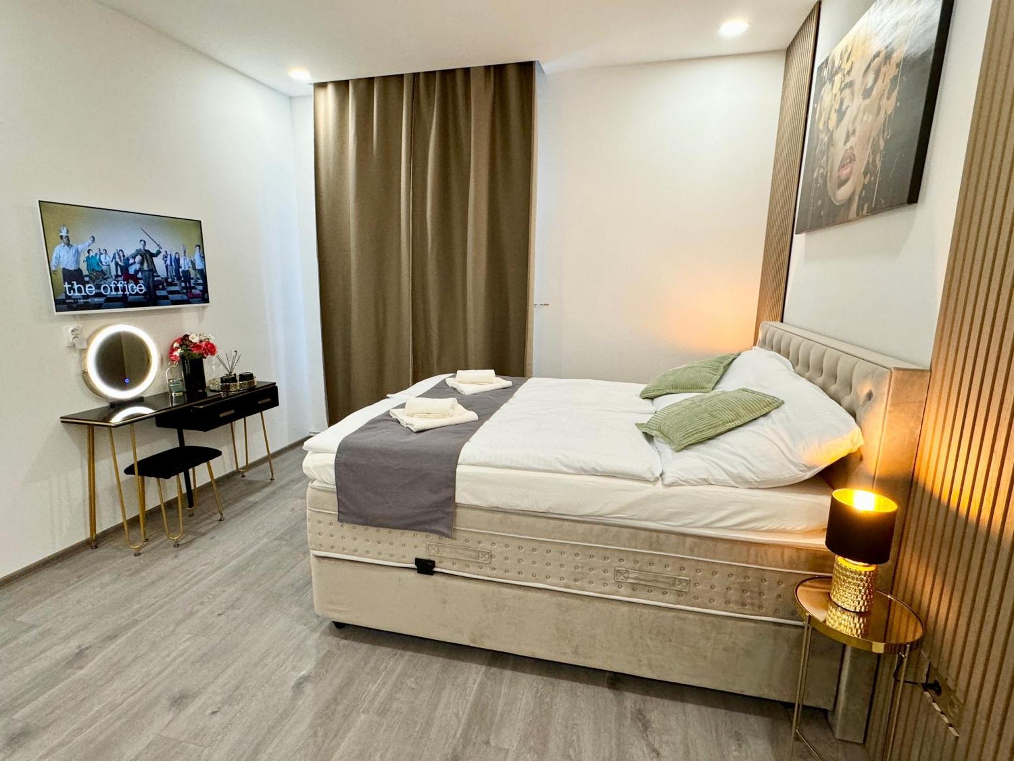 Little Downtown Apartment, Prague